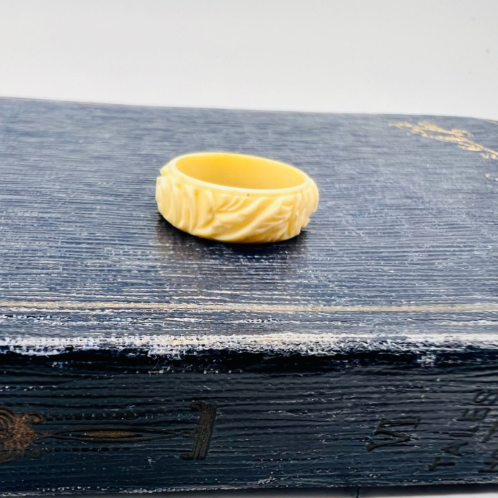 Vintage carved bone size 5.5 ring handcrafted - Picture 6 of 10